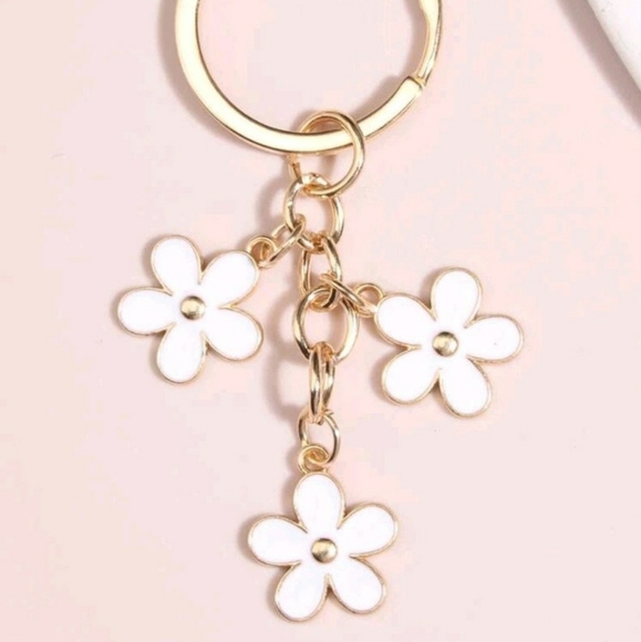 Gold Flower Keychain - Picture 2 of 2